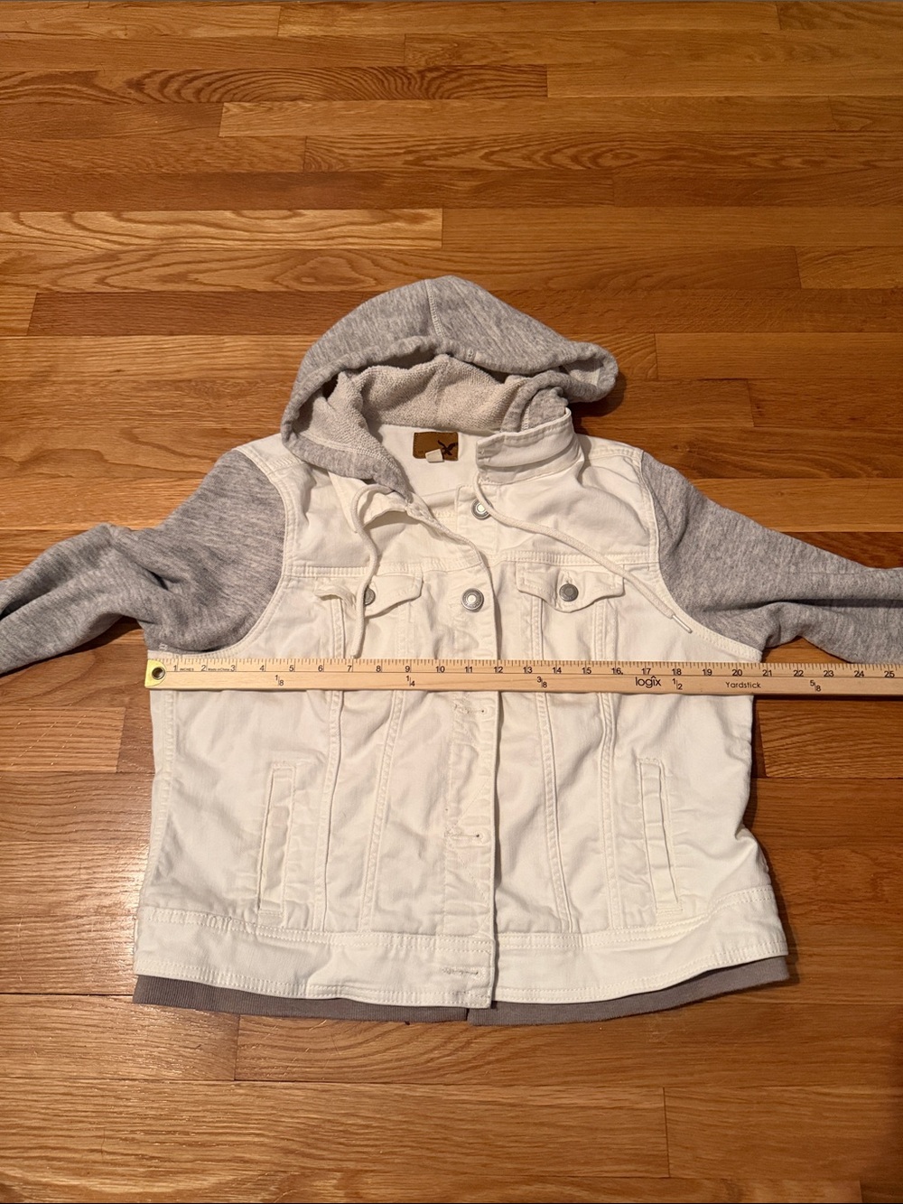 American Eagle Outfitters White Denim Jacket with Gray Hoodie Sleeves - Picture 6 of 10